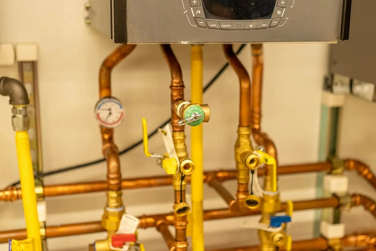 Licensed technician providing Pipe Repair for a homeowner in Nogales